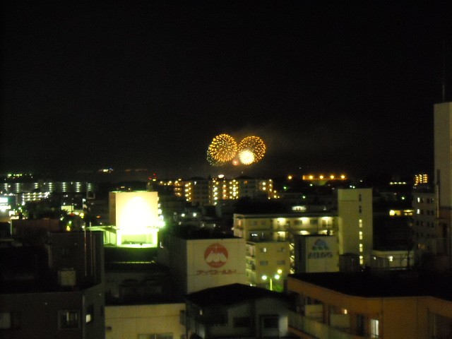 http://www.relafull.co.jp/blog/2010/08/30/HANABI0.JPG